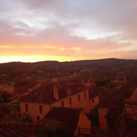 Ferienhaus Maison De La Ruelle Au Coeur De La Bastide De Avec Cour Terrasse