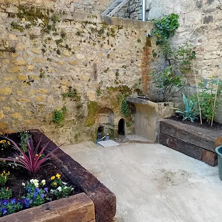 Maison De La Ruelle Au Coeur De La Bastide De Avec Cour Terrasse Domme