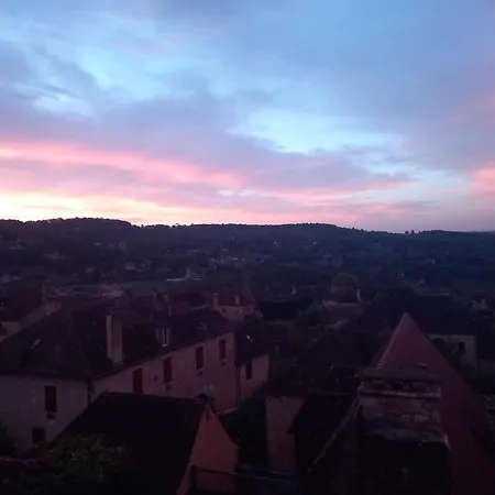 Ferienhaus Maison De La Ruelle Au Coeur De La Bastide De Avec Cour Terrasse *